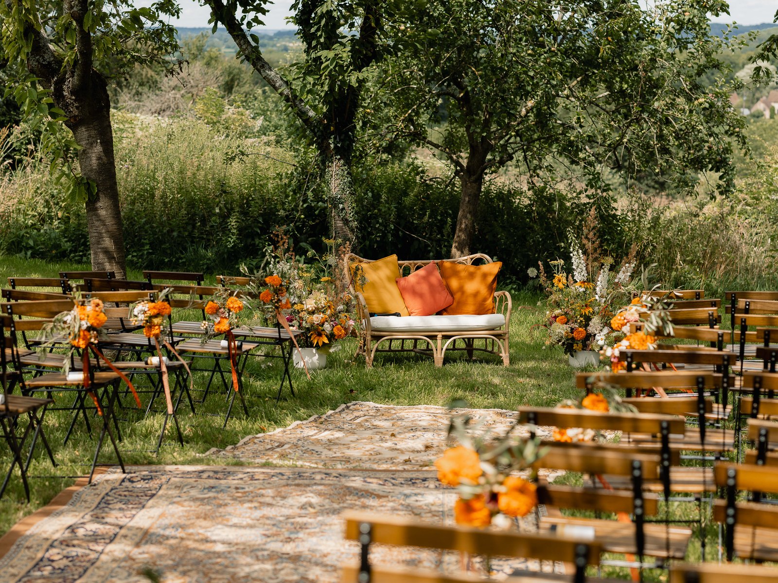 Ceremony in the orchard or under the century-old fig tree